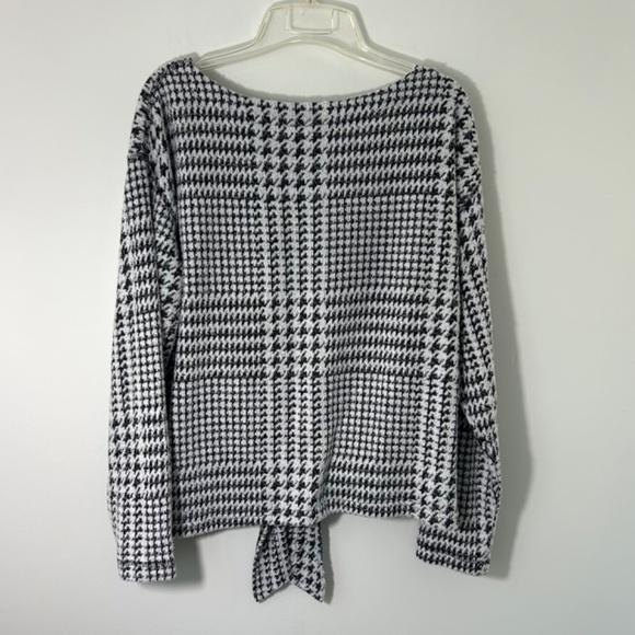 Skye’s the Limit Black & White Houndstooth Tie-Front Sweater – Size Medium - Picture 3 of 3